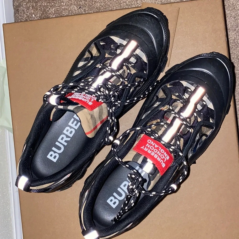 Burberry men’s sneakers - Picture 2 of 3